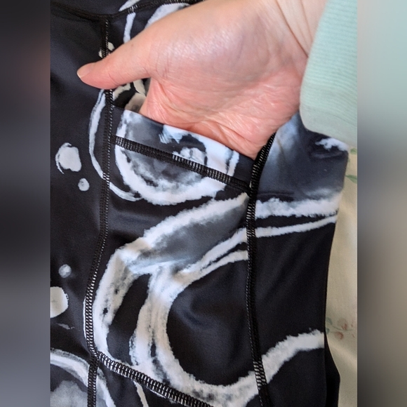 GUC Iron Yokai V-Cut Cloud Leggings - Picture 7 of 14